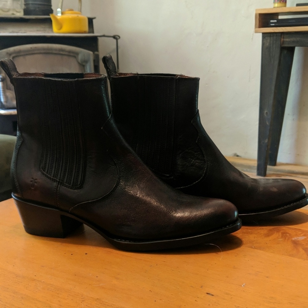 Brand New Frye Chelsea Boot